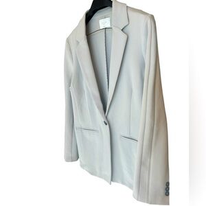 YAYA women XL blazer in excellent condition with sleeve racing stripe light blue